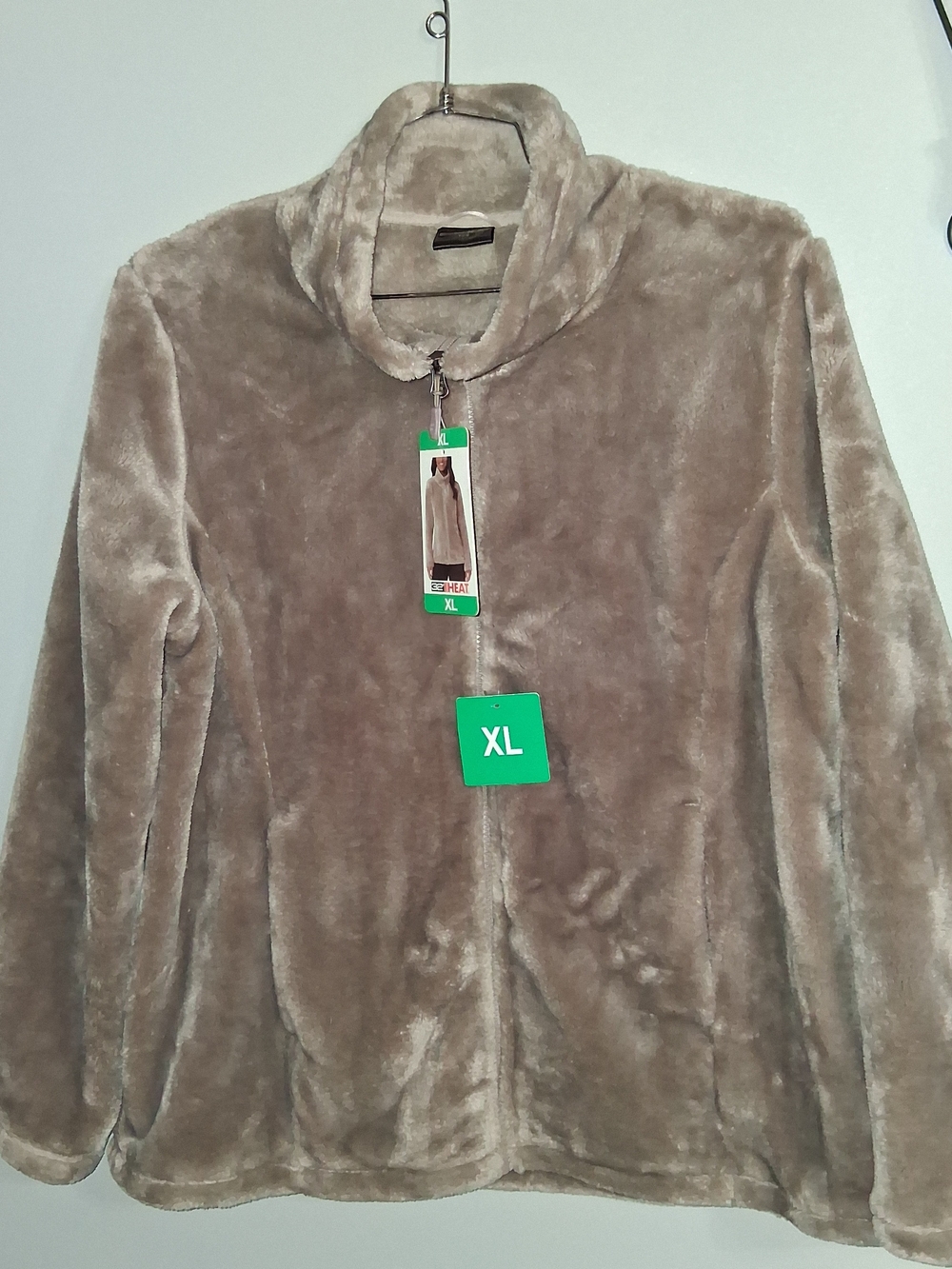 Plush Full-Zip Women's Jacket in Goat Color